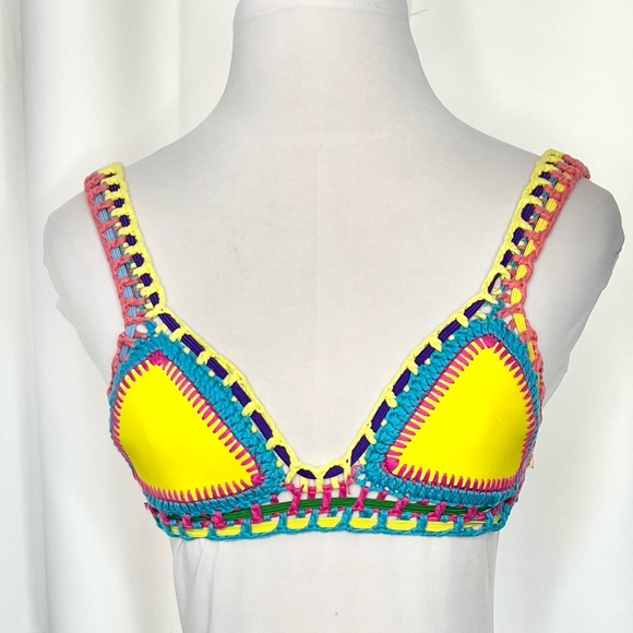REVERSABLE CROCHET BIKINI TOP - Picture 3 of 8